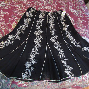 JM Collection Embroider  Brown/White Skirt Size 14